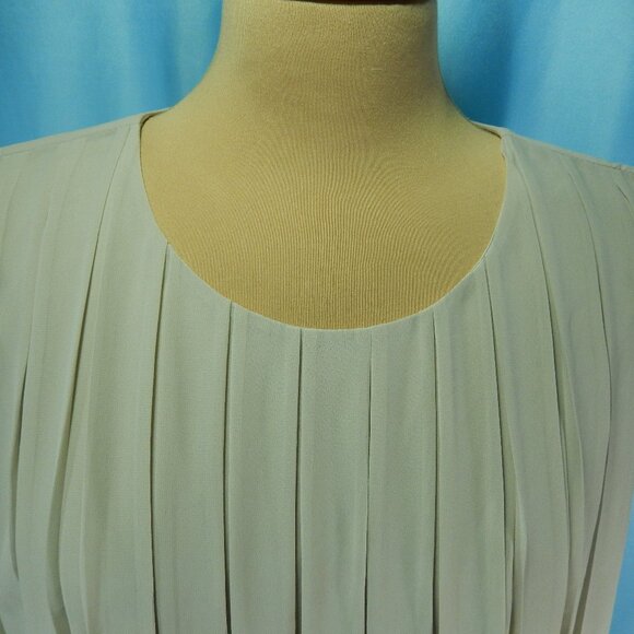 Calvin Klein Taupe Full Pleated Front Bubble Hem Sleeveless Career Top Large EUC - Picture 7 of 12